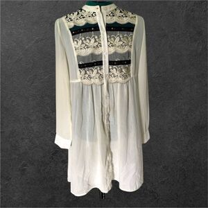 Vintage Y2K PINKY Women's Embroidered‎ Lace Sheer Button Front Fully Lined Tunic